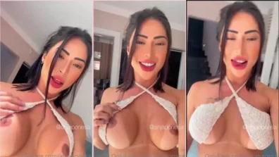 Busty ahjapanese showing that it is hot