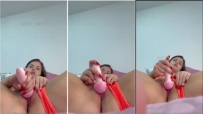 White Fairy cumming tasty with the help of the vibrator