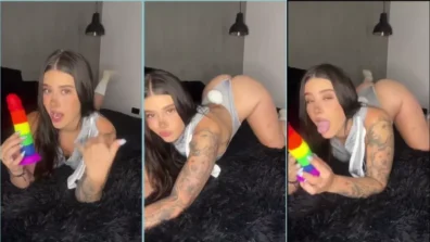 Yosoymarianae giving a breastfeeding in the rubber cock