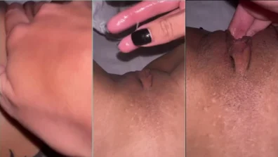 Malelly famous naked with little fingers in the wet vagina