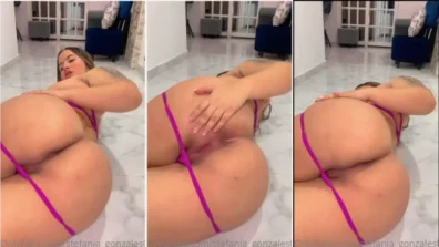 Ladinho, Stefania Gonzalez opening the hot ass